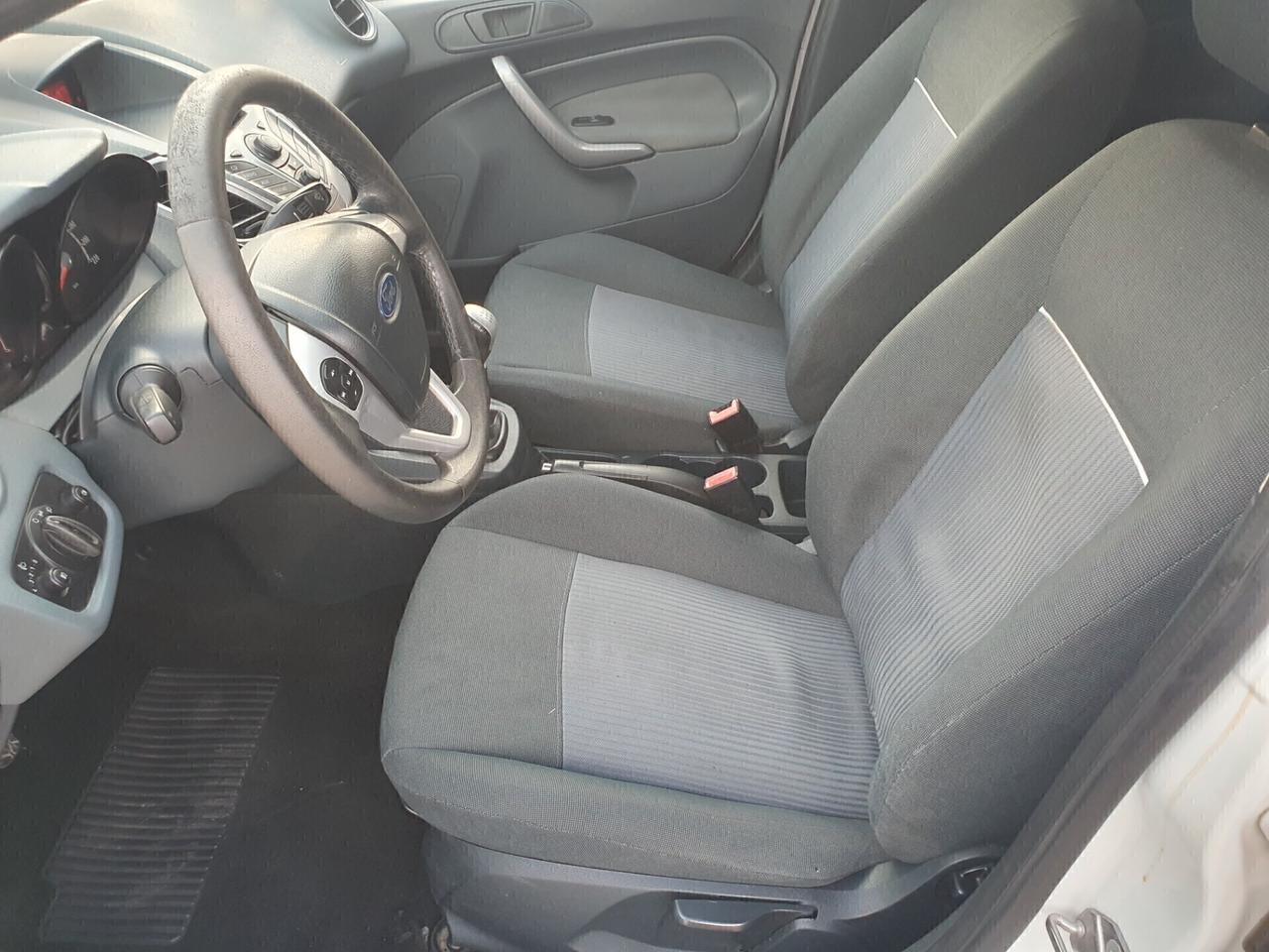 Ford Fiesta 1.4 TDCi 5p. Neopatentati 2010