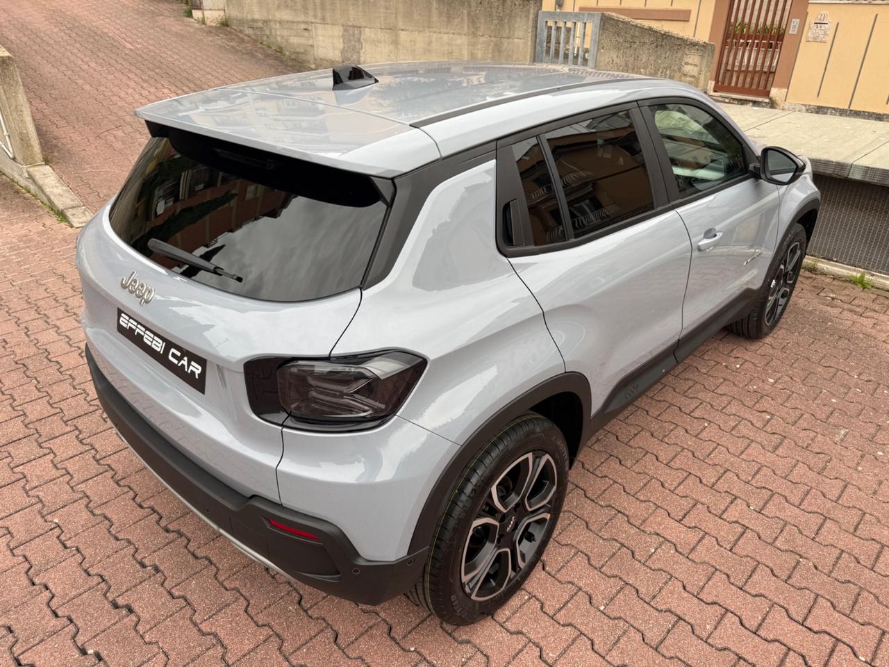 Jeep Avenger 1.2 e-Hybrid 110 cv MHEV Summit