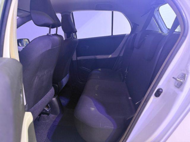 TOYOTA Yaris 1.0 5 porte Now