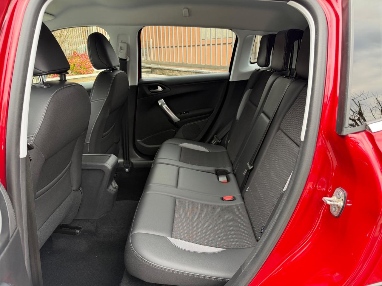 Peugeot 2008 PureTech Turbo 110 EAT6 S&S Allure