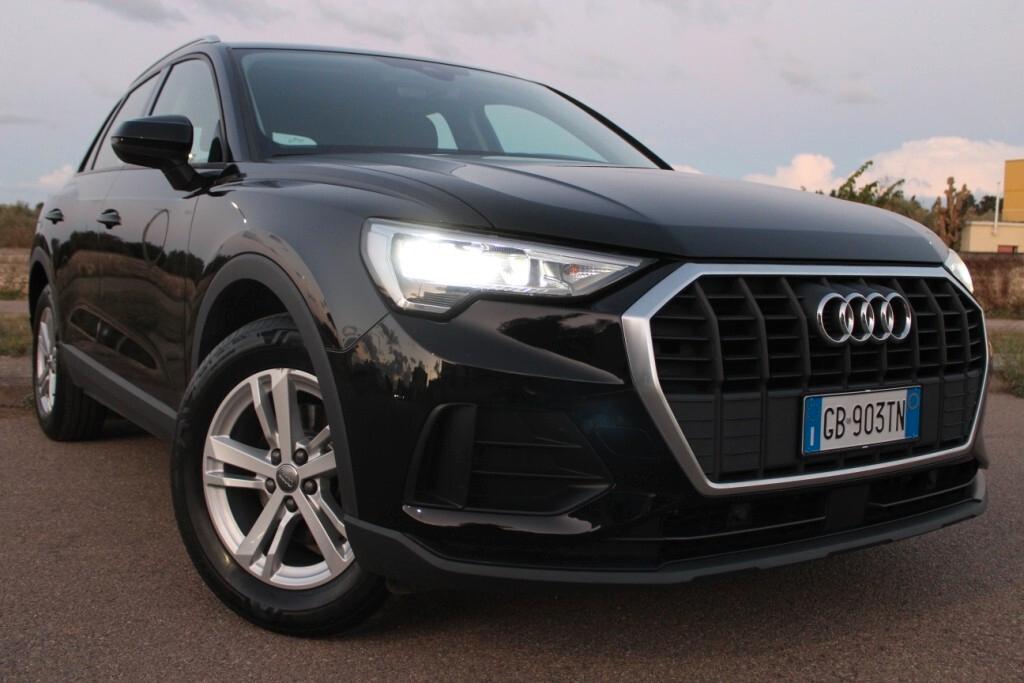 AUDI Q3 2.0 TDI 150 CV s-tronic *LED *Luci Ambiente