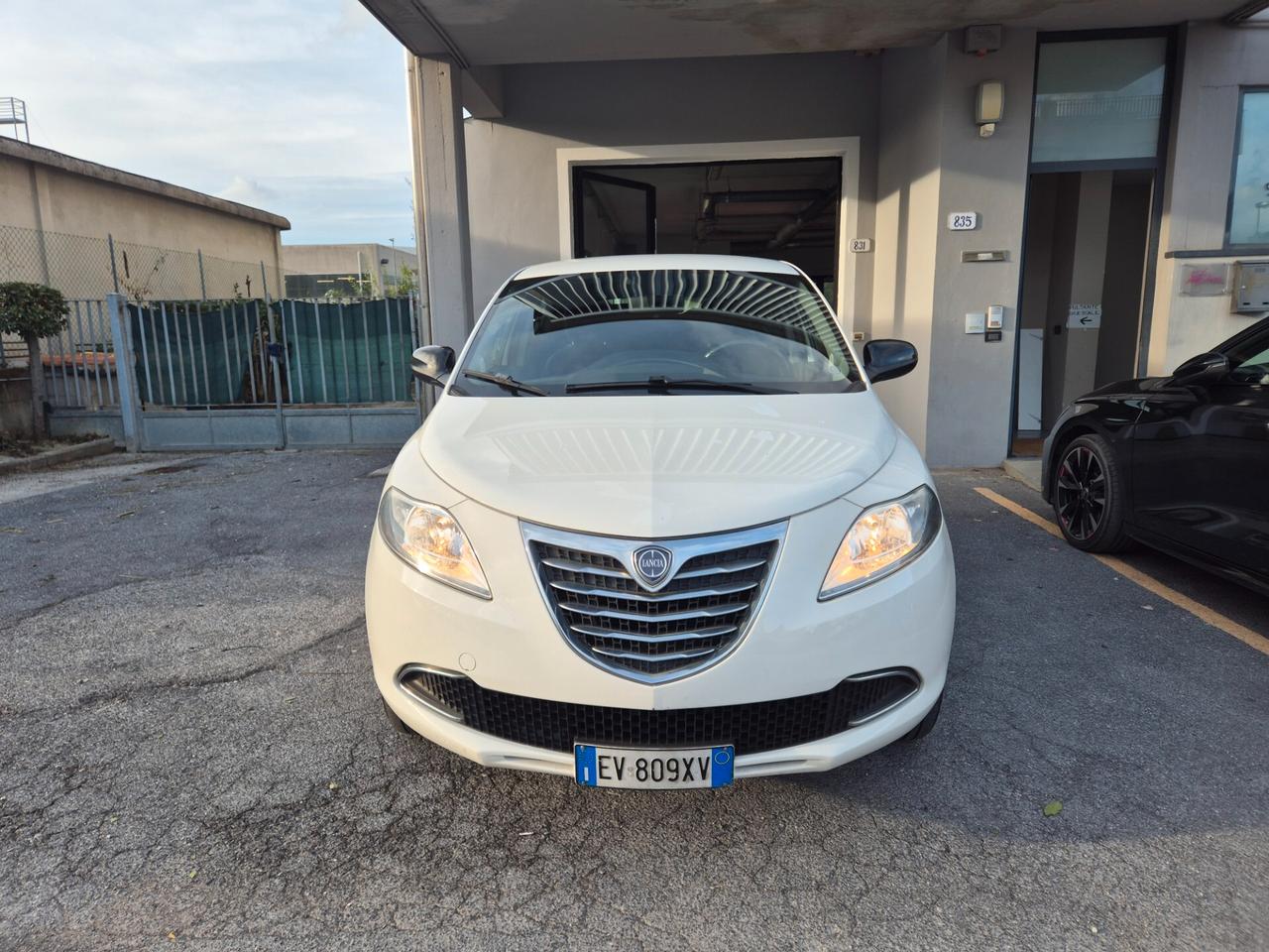 Lancia Ypsilon 0.9 TwinAir 85 CV 5 porte Metano Ecochic Gold