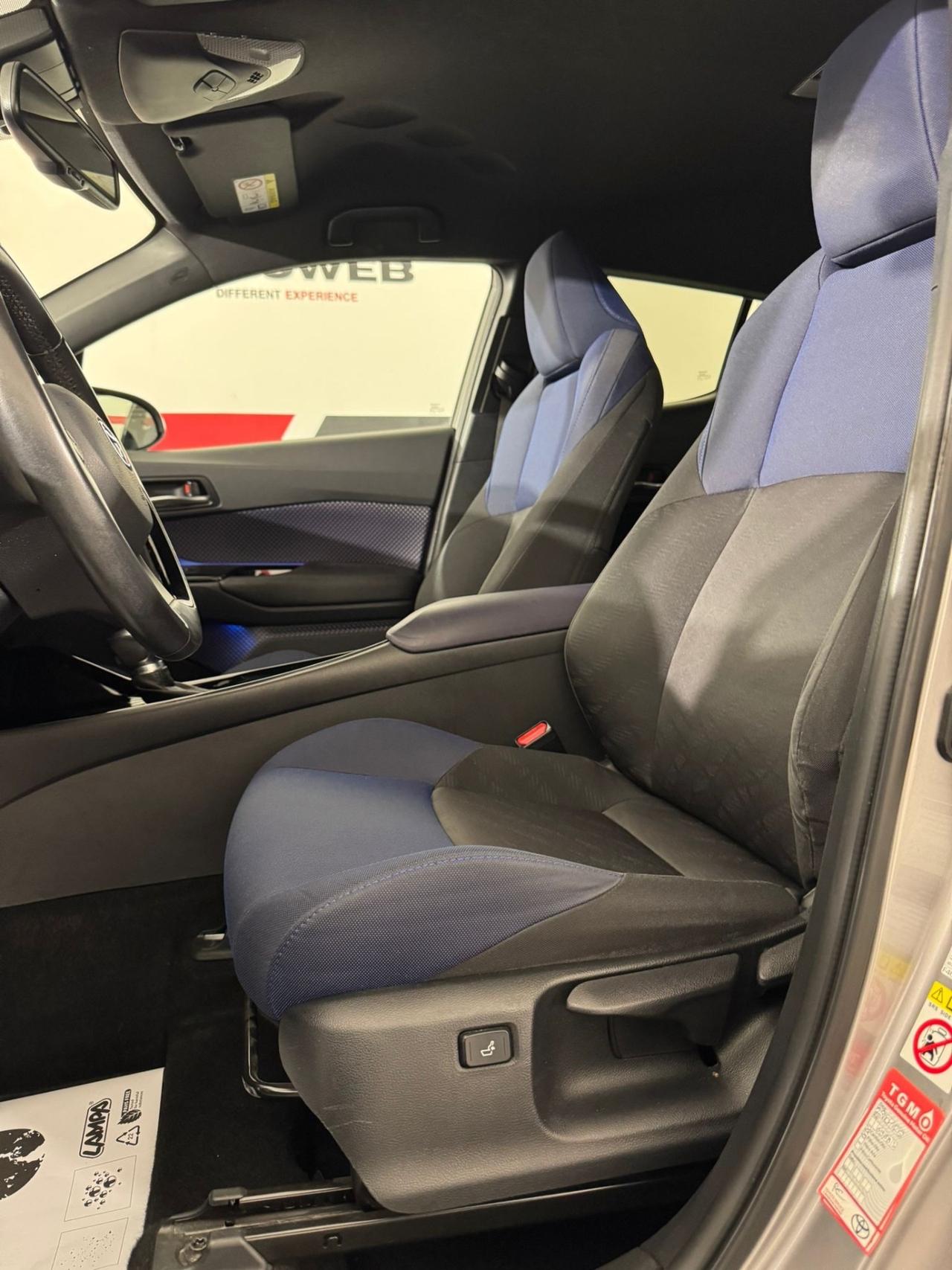 Toyota C-HR 1.8 Hybrid E-CVT Lounge