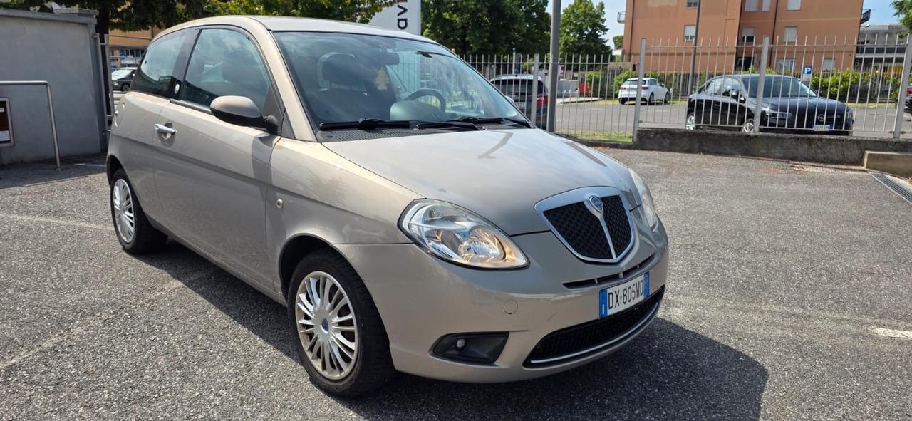 Lancia Ypsilon 1.4 Platino Ecochic GPL