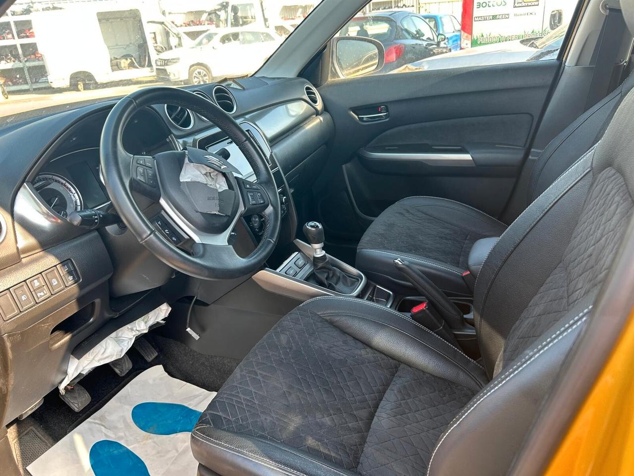 Suzuki Vitara 1.4 Hybrid Top