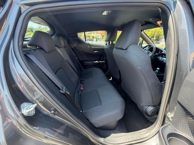 TOYOTA C-HR 1.8 Hybrid E-CVT Business