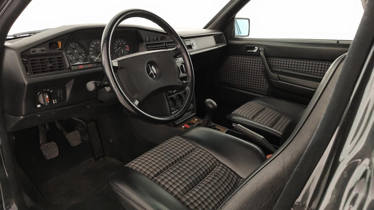 Mercedes-Benz E190 2.3 16V