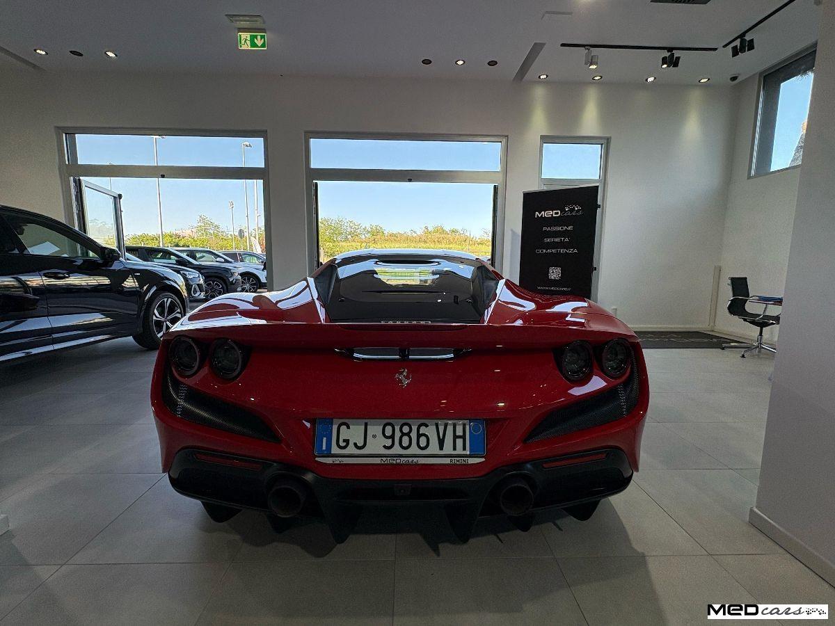 FERRARI - F8 - Tributo