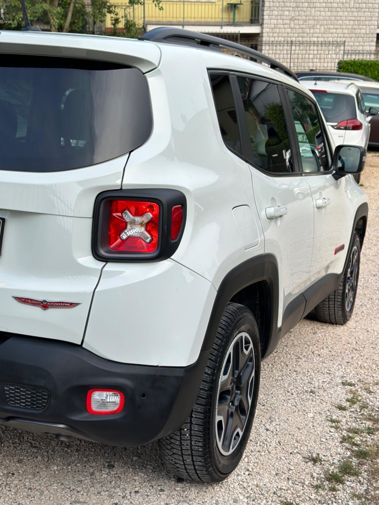 Jeep RENEGADE 2.0 MJT 4WD TRAILHAWK EU6B KMCERT