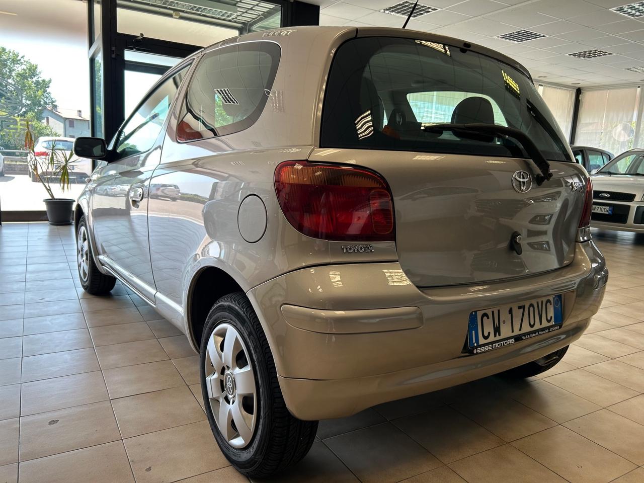 Toyota Yaris 1.0i 16V 65cv 112.000 KM