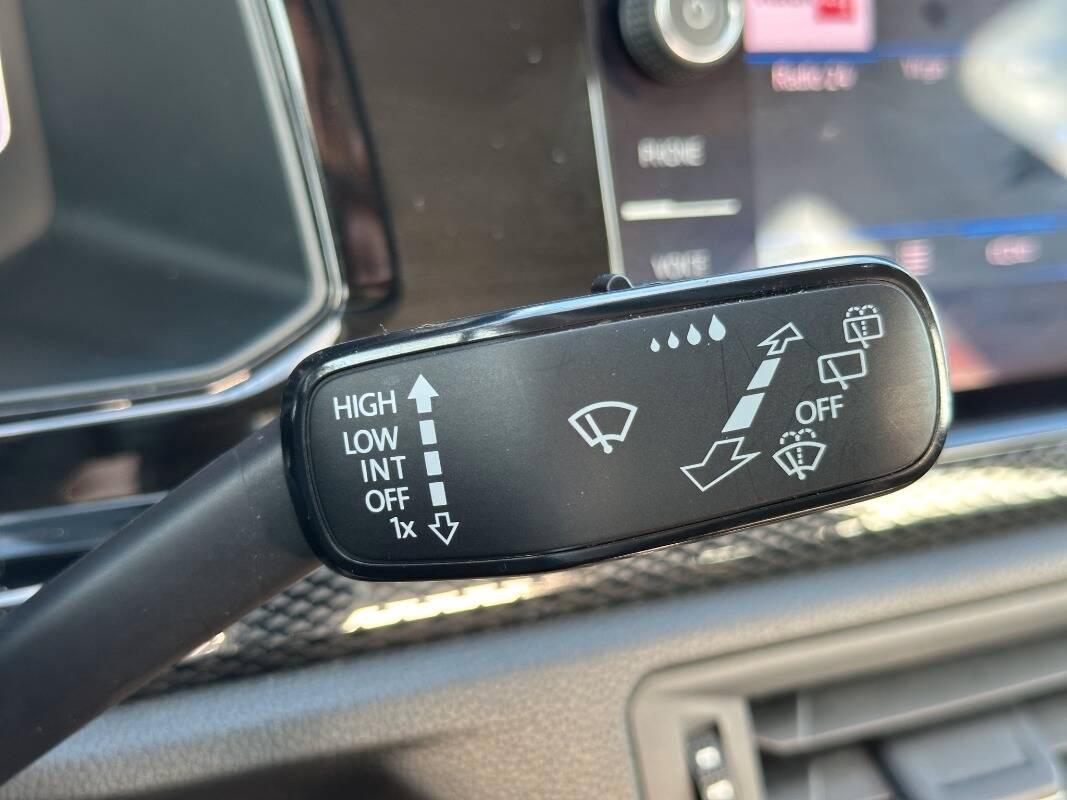 Volkswagen Taigo 1.0 tsi Life 110cv dsg con Telecam e CarPlay