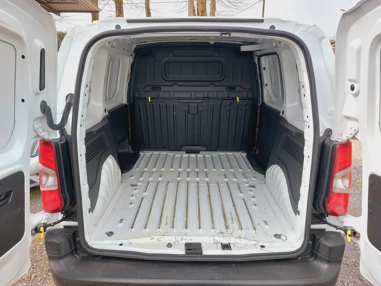 Opel Combo Cargo 1.5 Diesel 100CV 3 posti - 2021