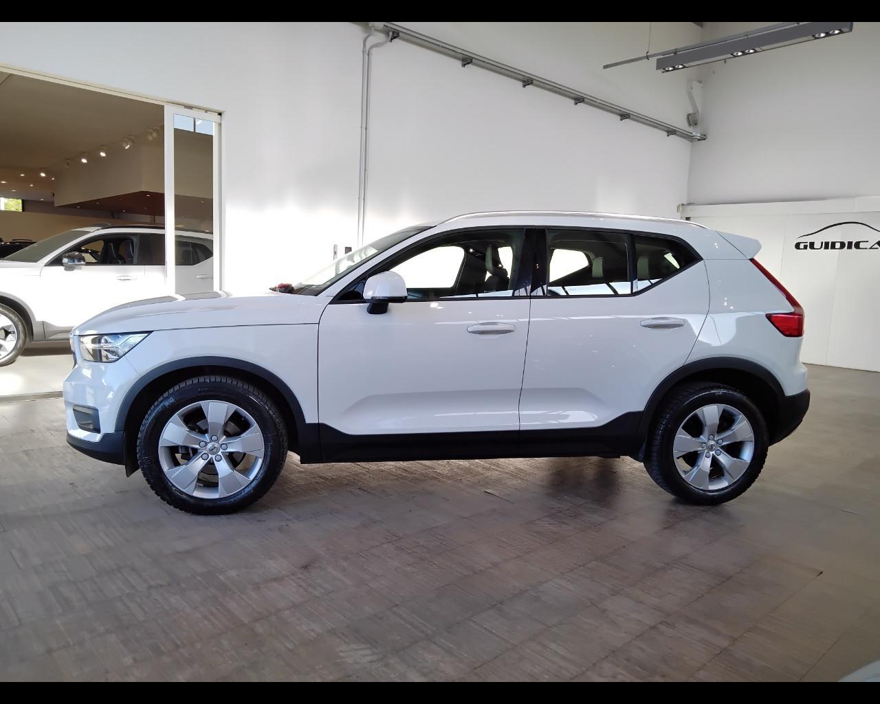 VOLVO XC40 - XC40 2.0 d3 Momentum Pro auto my21
