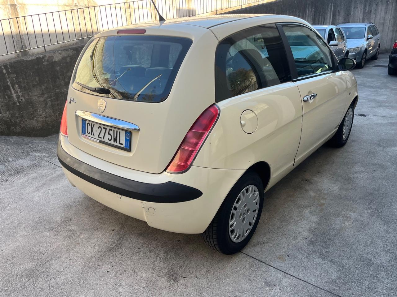 Lancia Y 1.2i cat LS