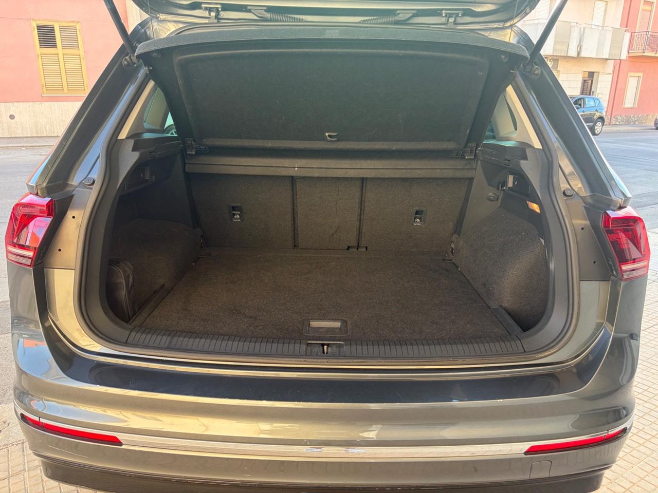 Volkswagen Tiguan 2.0 TDI SCR DSG 4MOTION Advanced BMT