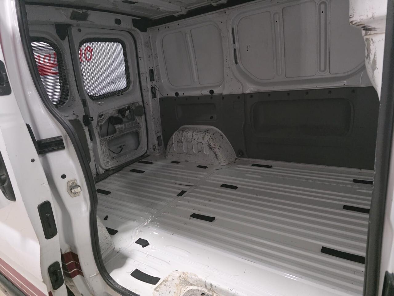 RENAULT MASTER 1.9 DIESEL DEL NORD ITA 2005