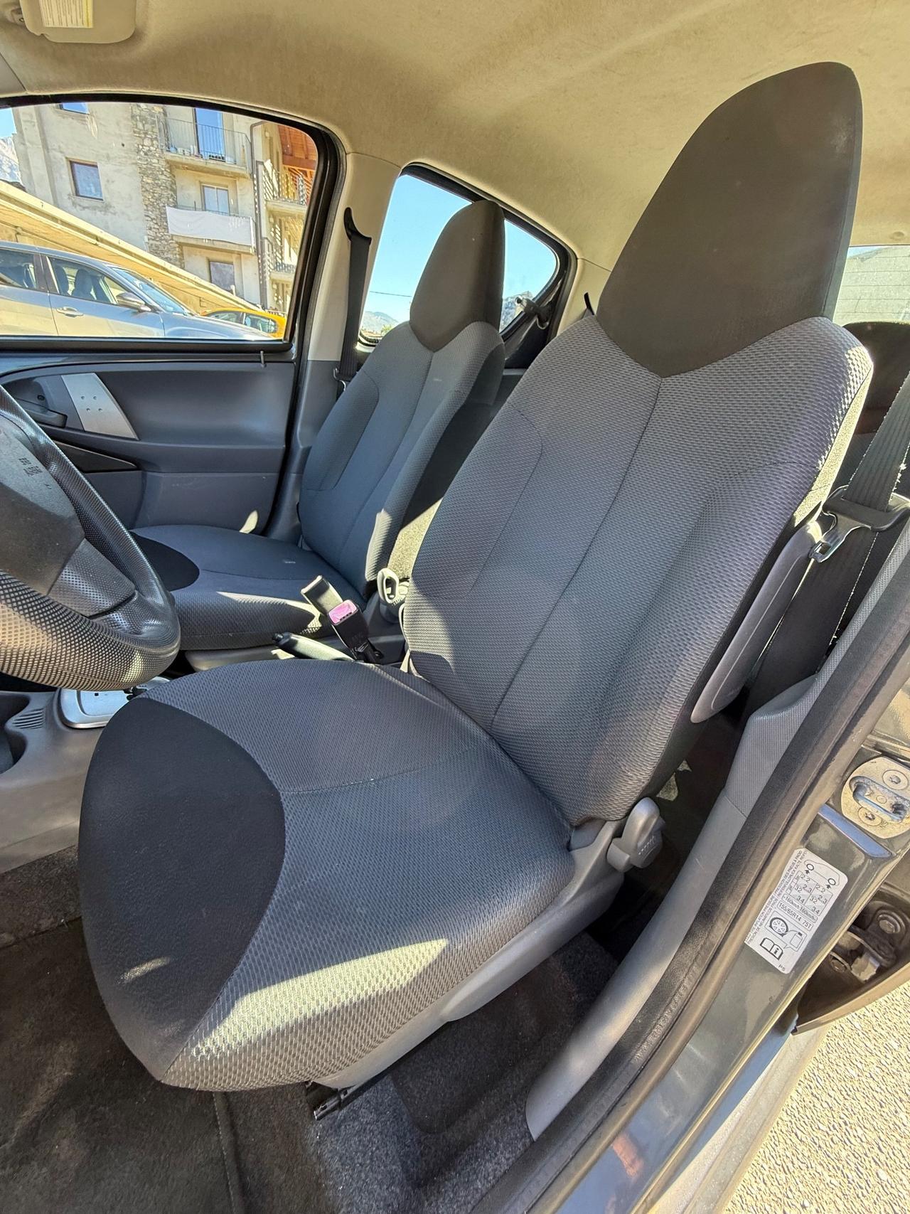 Toyota Aygo 1.0 12V VVT-i 5 porte Sol