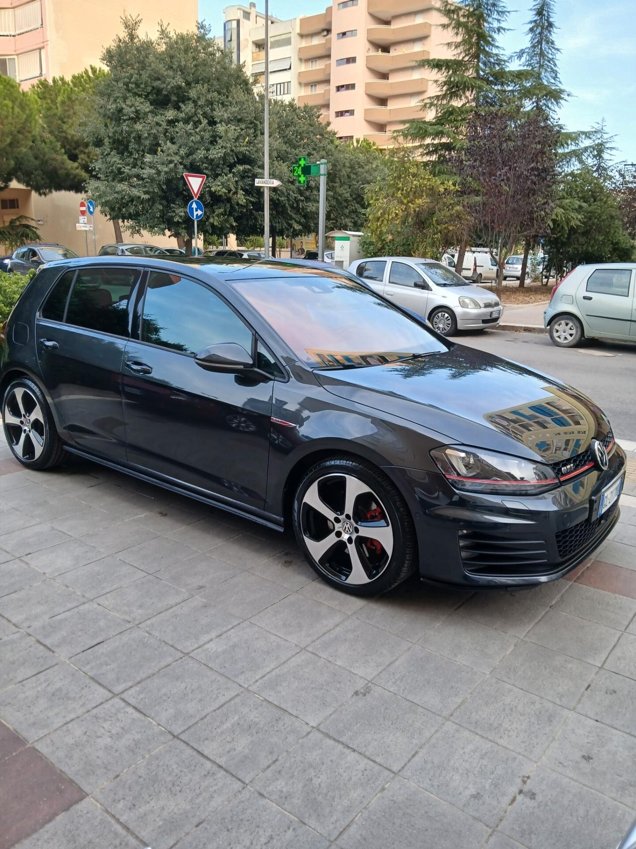 Volkswagen Golf GTI Golf GTI Performance 2.0 TSI DSG 5p. BlueMotion Technology