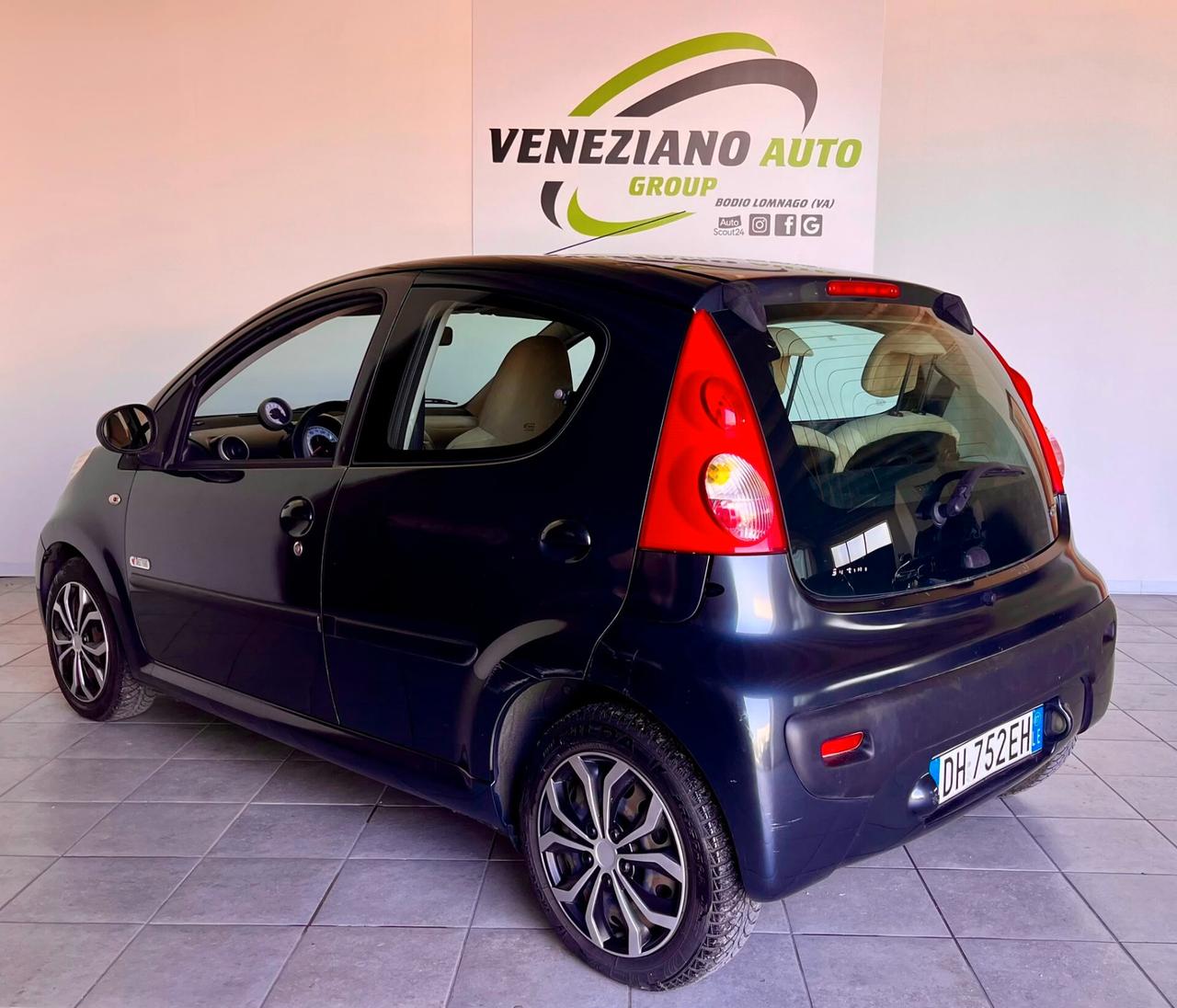Peugeot 107 Urban move 5 p