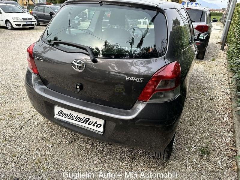 Toyota Yaris Yaris 3p 1.3 dual S m-mt
