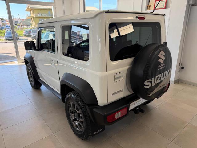SUZUKI Jimny 1.5 5MT Top