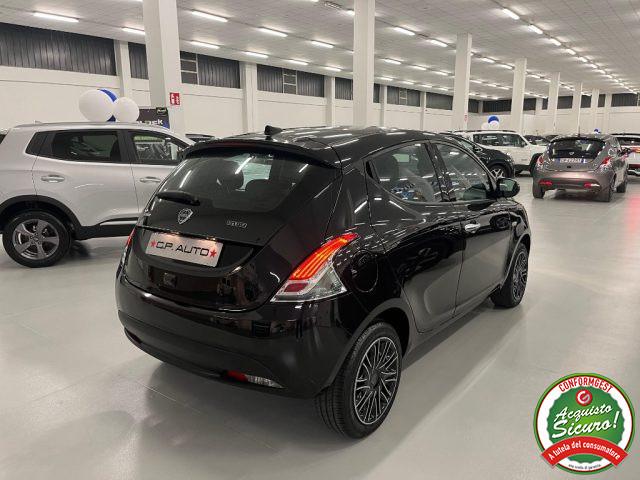 LANCIA Ypsilon 1.0 FireFly 5 porte S&S Hybrid Silver Plus