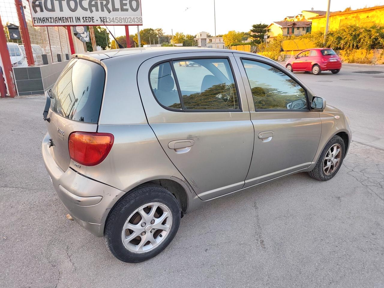Toyota Yaris 83000KM Sol BENZINA