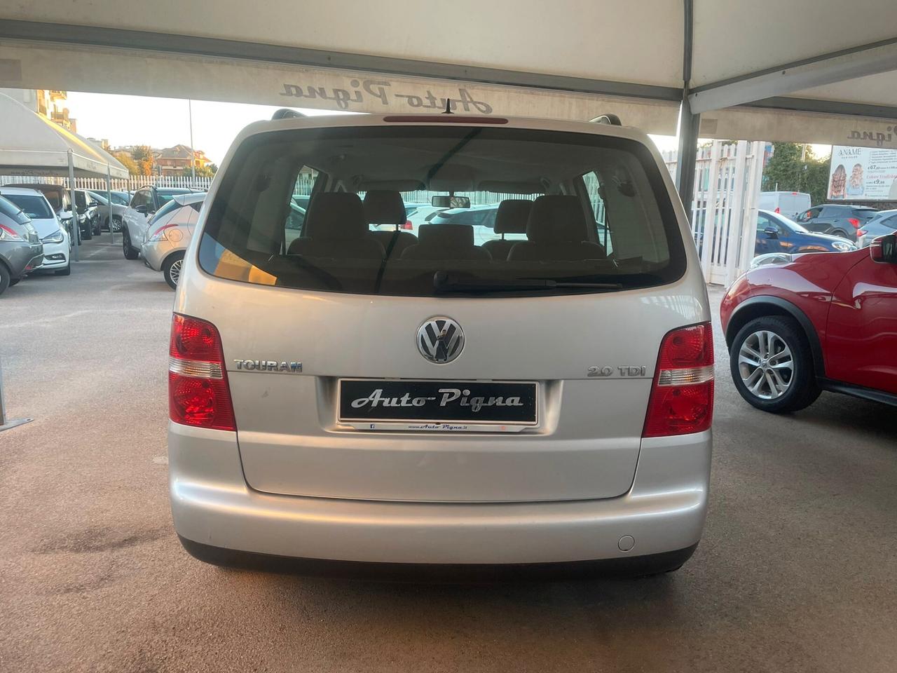 Volkswagen Touran 2.0 TDI Highline 7 POSTI