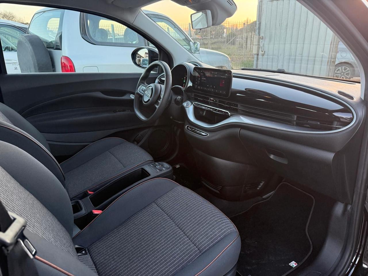 Fiat 500 500e Berlina 42 kWh Icon