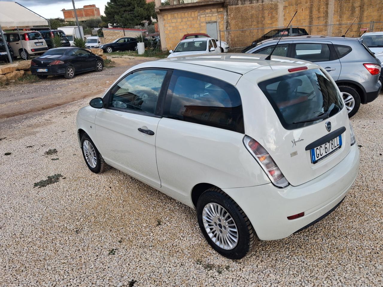 Lancia Ypsilon 1.2 Platino