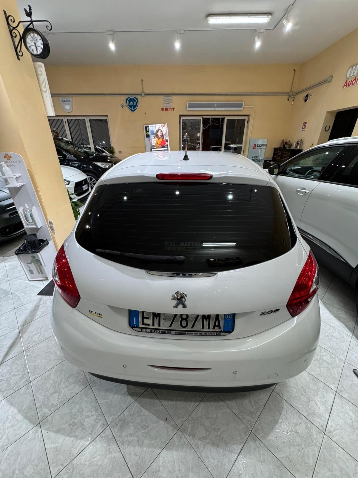 Peugeot 208 1.4 HDi 68 CV 5 porte Allure