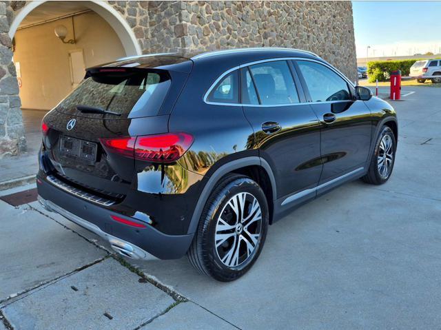 MERCEDES-BENZ GLA 180 Automatic Progressive Advanced
