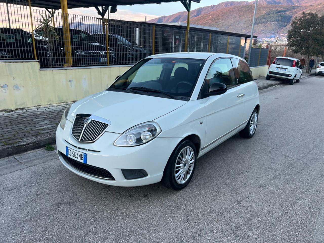 Lancia Ypsilon 1.2 69 CV Platino 2010 110mila km