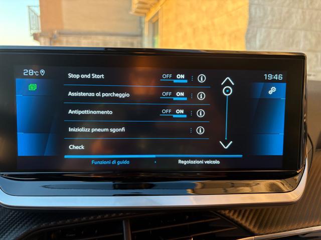 PEUGEOT 2008 1.5 bluehdi Allure Pack s&s 130cv eat8