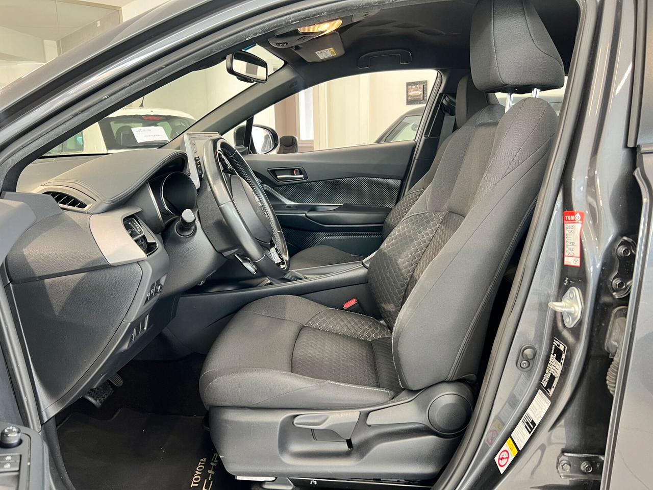 Toyota C-HR 1.8 Hybrid E-CVT Active