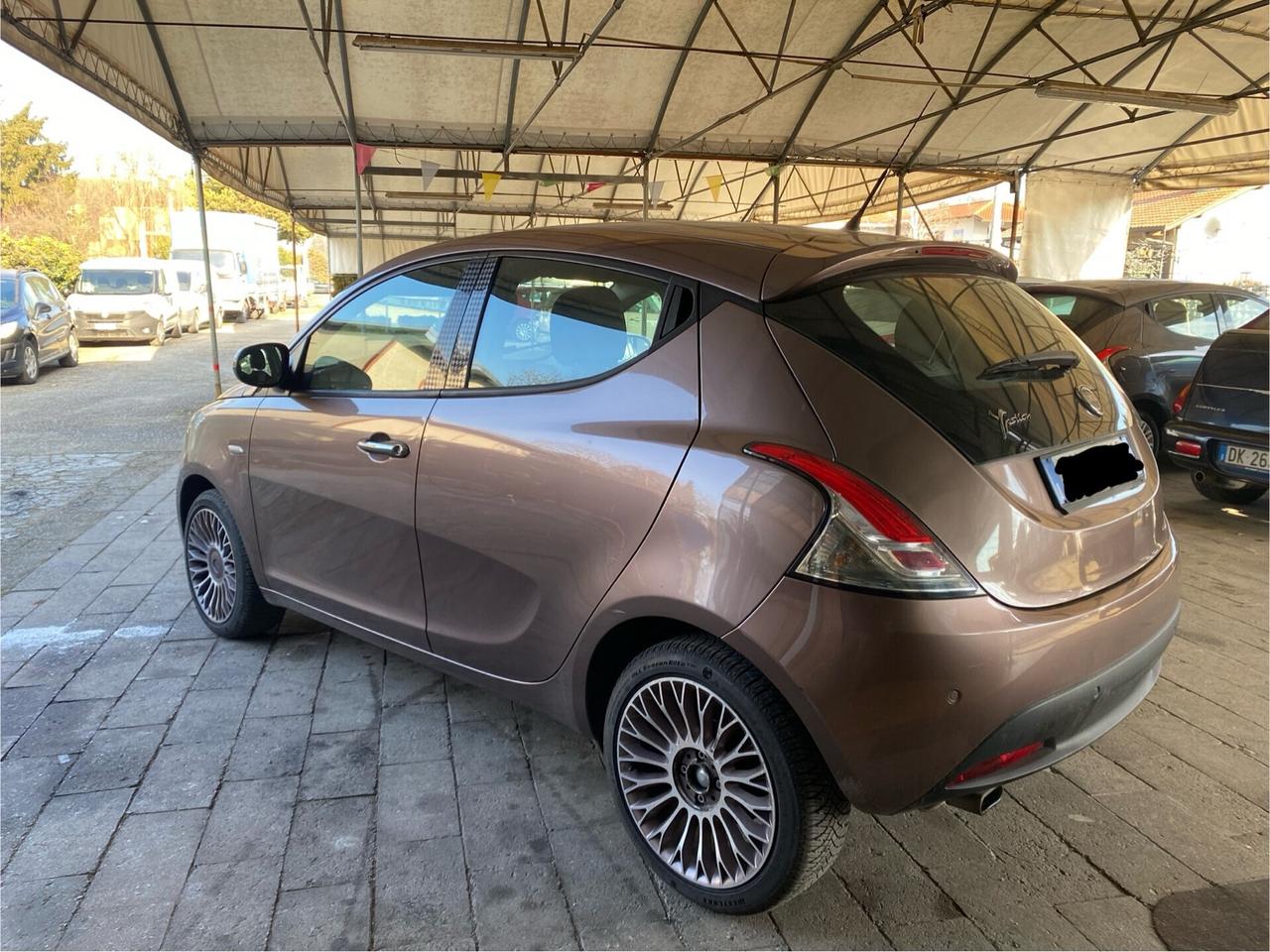 Lancia Ypsilon 1.2 69 CV 5 porte ELLE (51 kW) EDIZIONE LIMITATA OK NEOPATENTATI