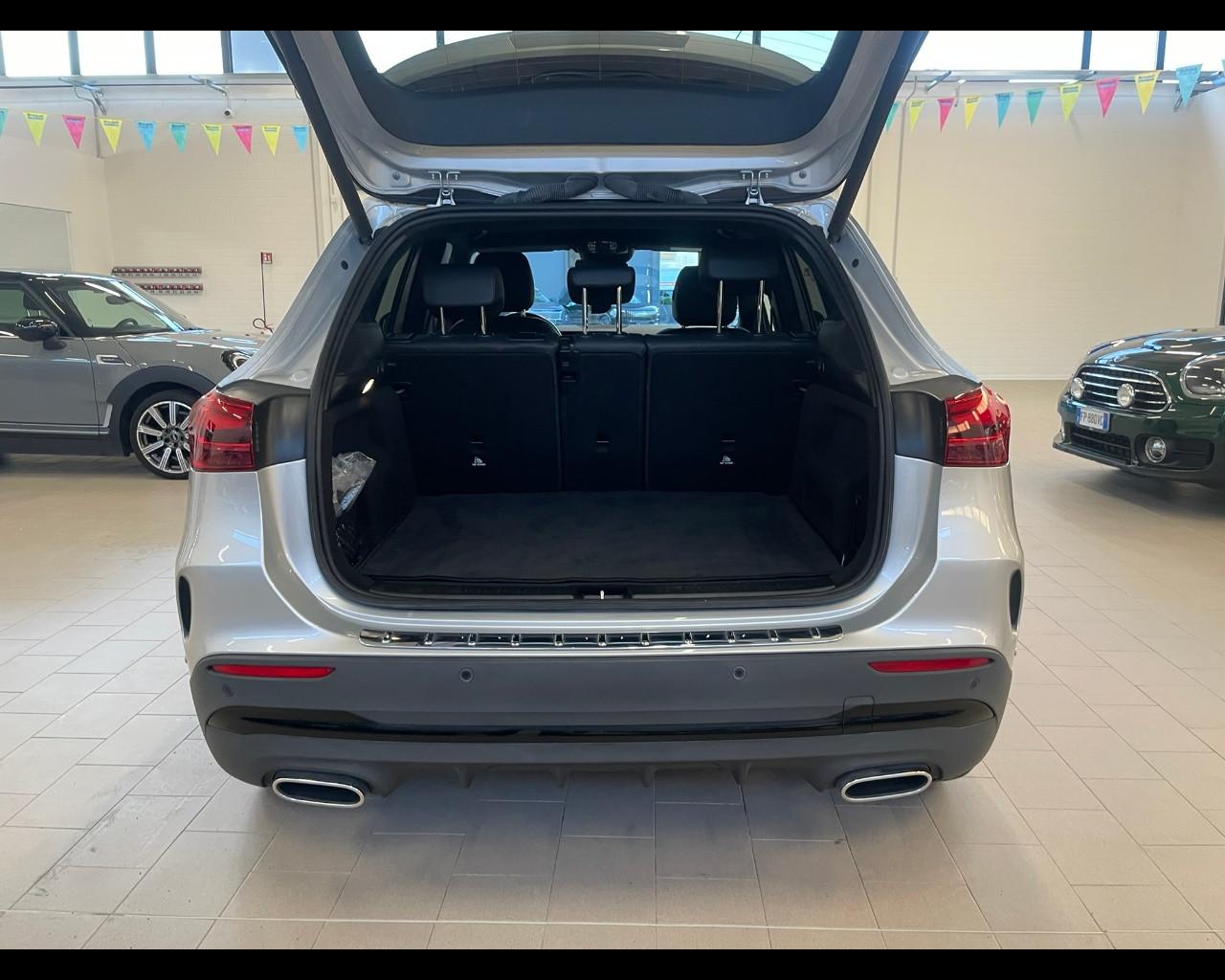 Mercedes-Benz GLA (H247) - GLA 180 d Automatic AMG Line Premium