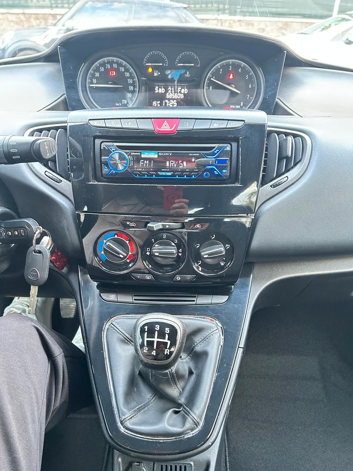 Lancia Ypsilon 1.2 69 CV 5 porte GPL Ecochic Gold