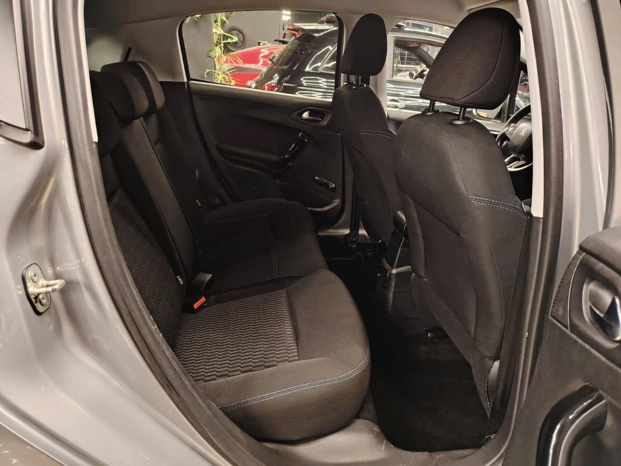 Peugeot 208 BlueHDi 100 S&S 5 porte Signature