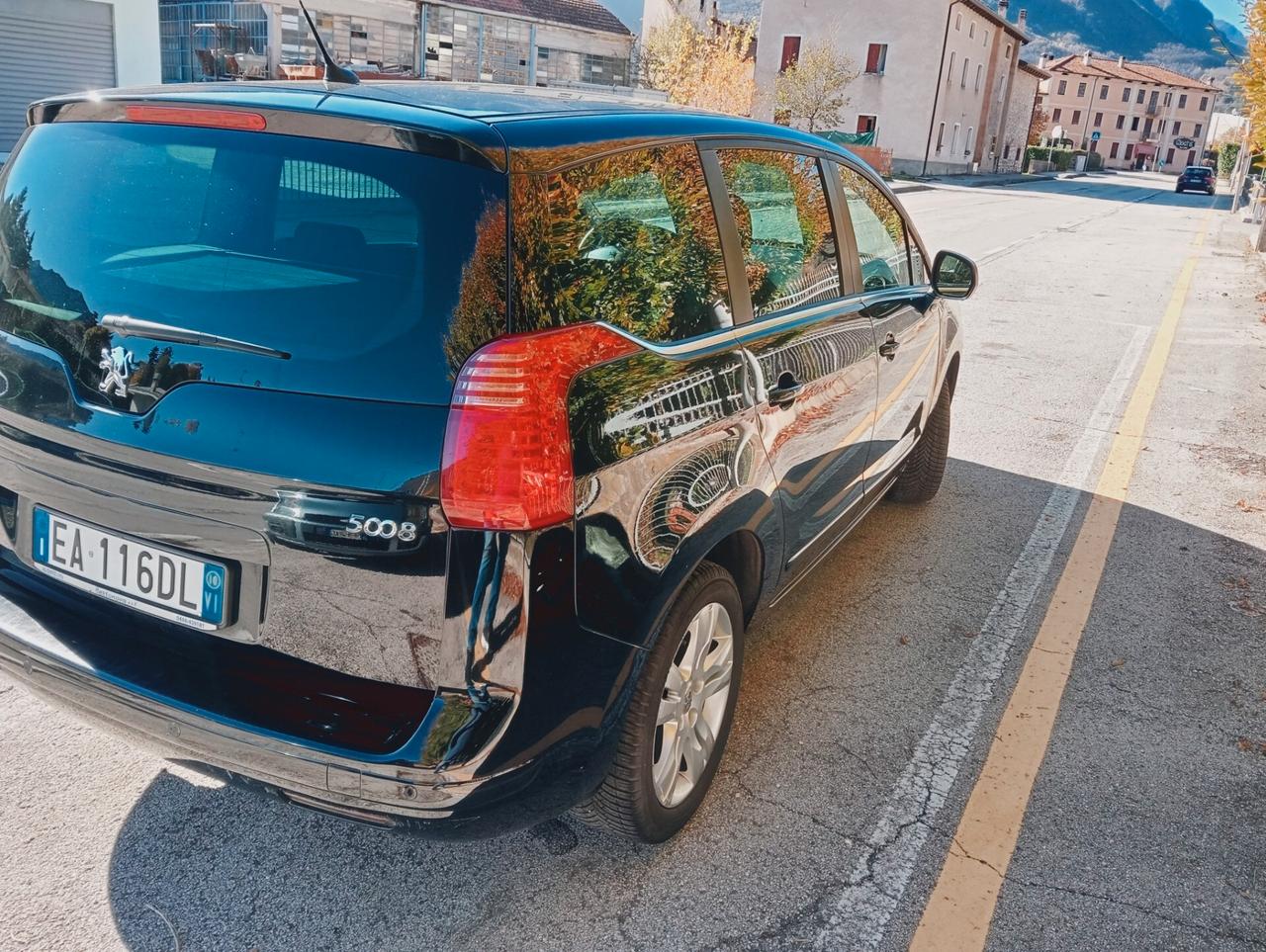 Peugeot 5008 2.0 HDi 150CV