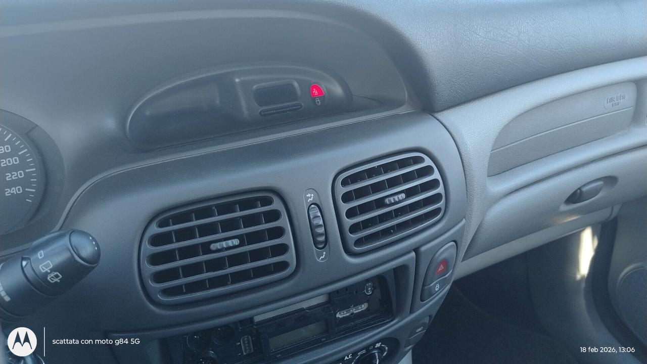 Renault Megane Scénic 1.6 16V RXE