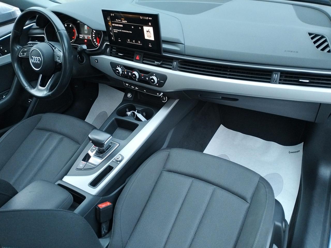 Audi A4 V Berlina 30 2.0 tdi mhev Business 136cv s-tronic