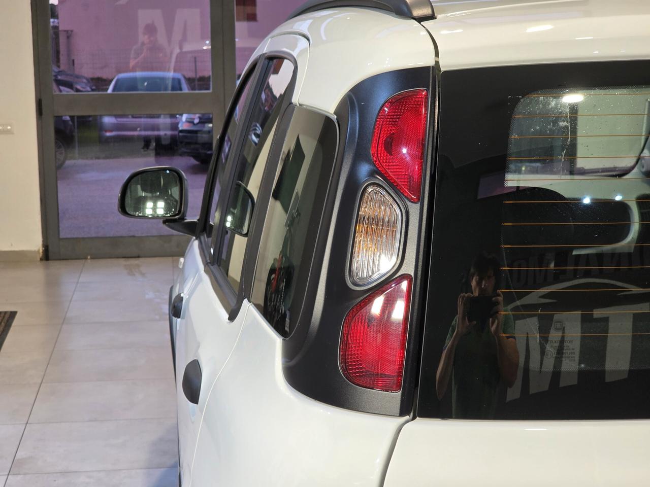 Fiat Panda 1.0 FireFly S&S Hybrid Garmin