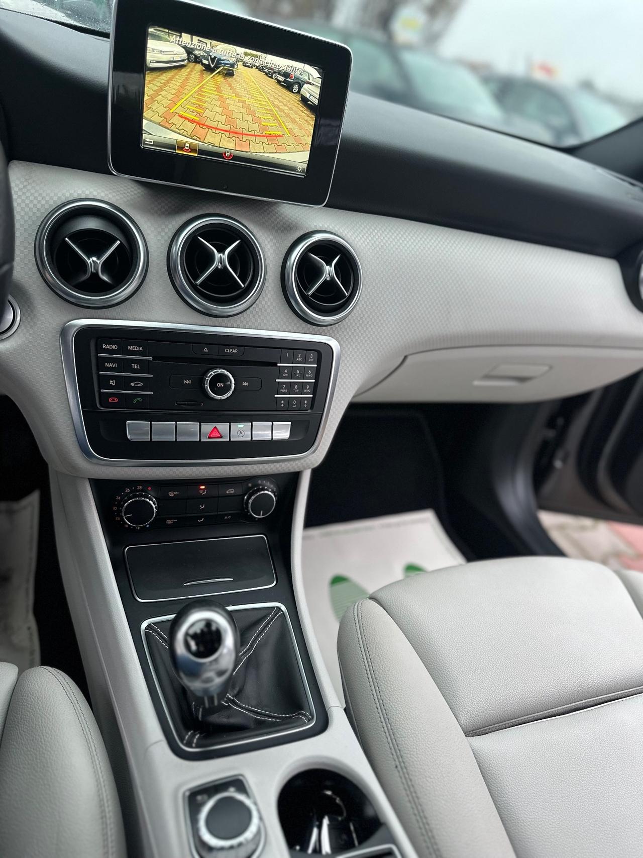 Mercedes-benz A 180 d Premium