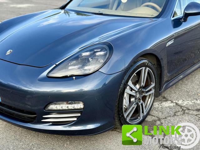 PORSCHE Panamera 4s
