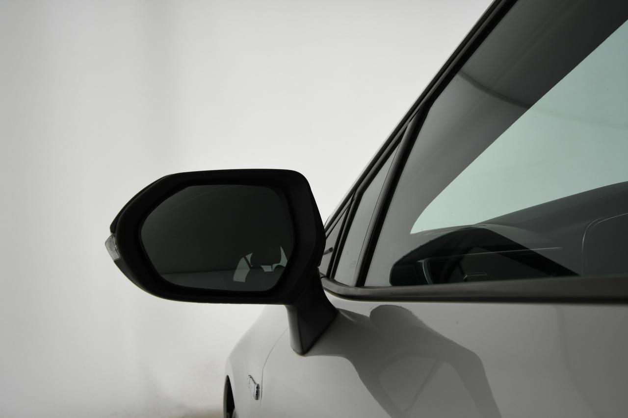 TOYOTA Corolla 2.0h Style cvt CAMERA+ACC+LED+C17"