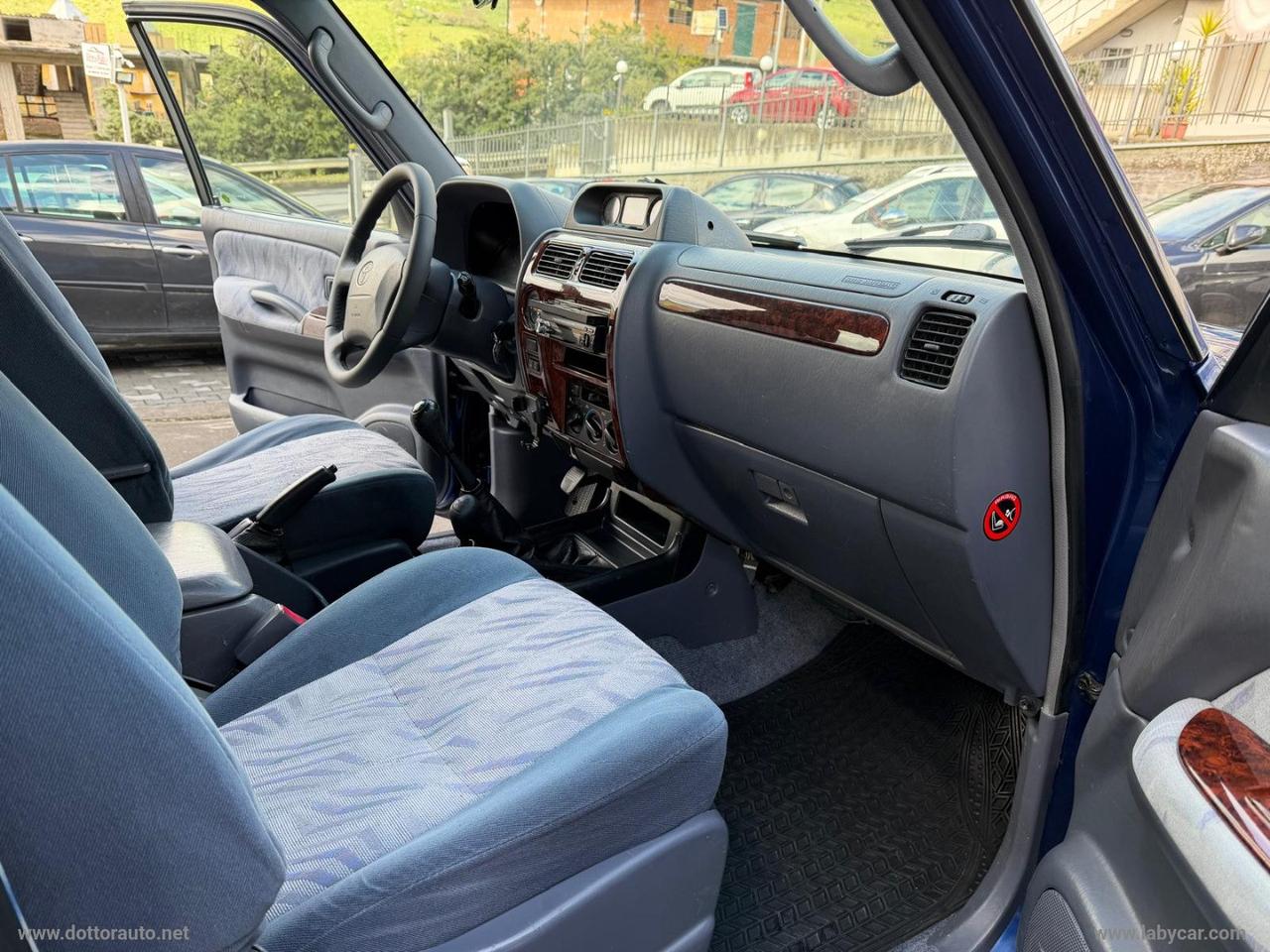 TOYOTA Land Cruiser 3.0 TD 3p. KZJ90 GX