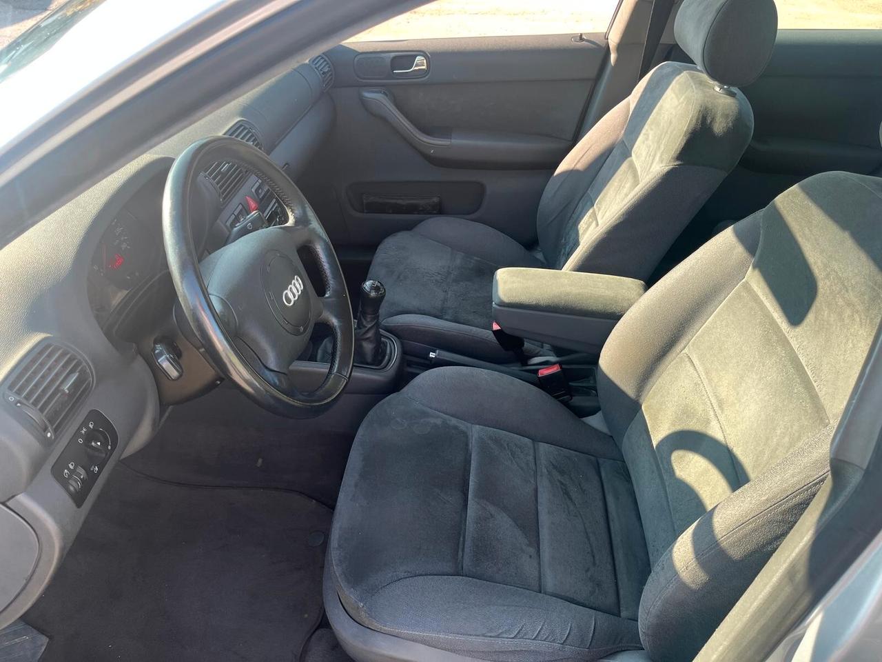 Audi A3 1.8 20V cat 5p. Ambiente