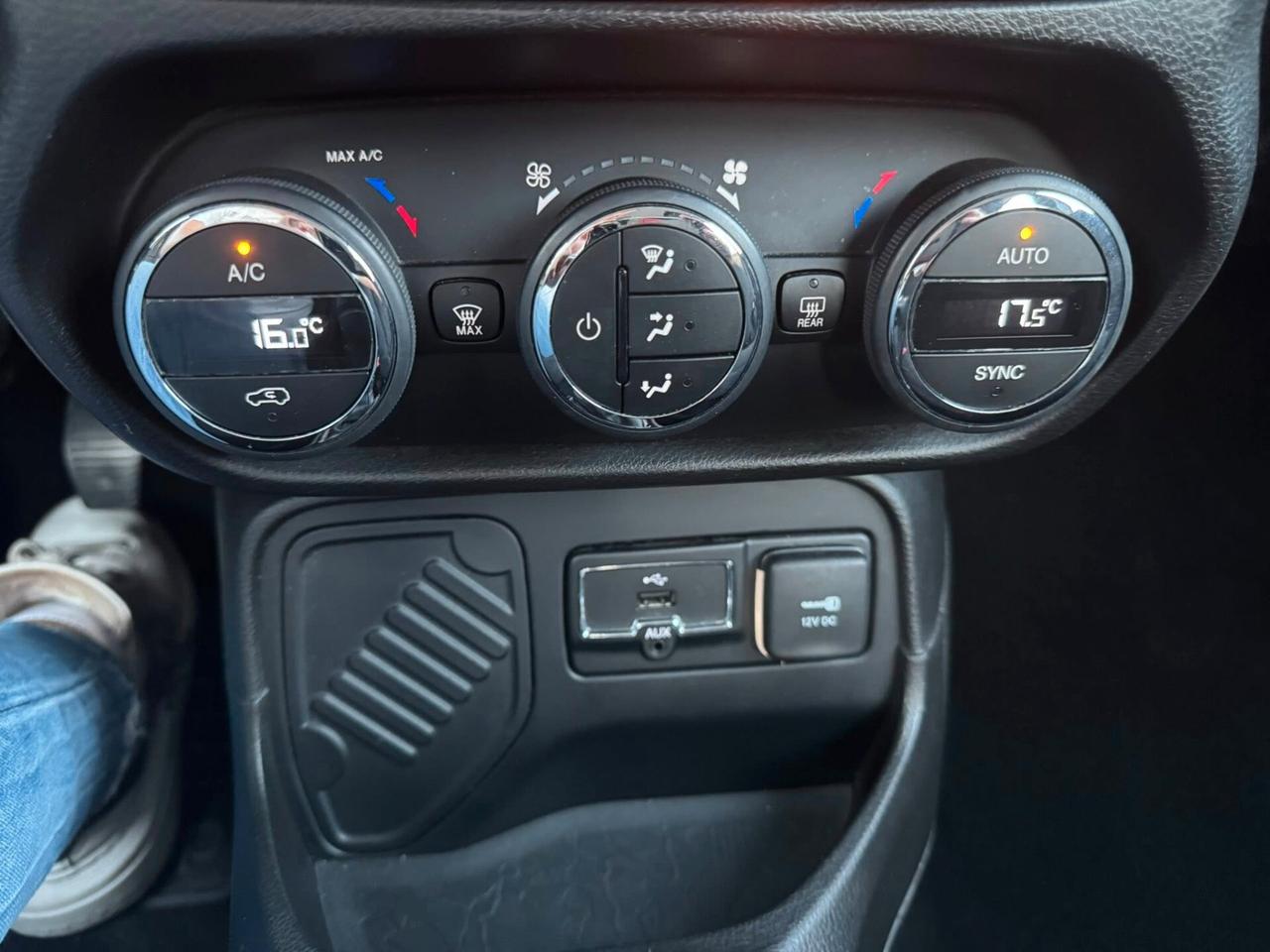 JEEP RENEGADE 1.6 120cv NIGHT EAGLE