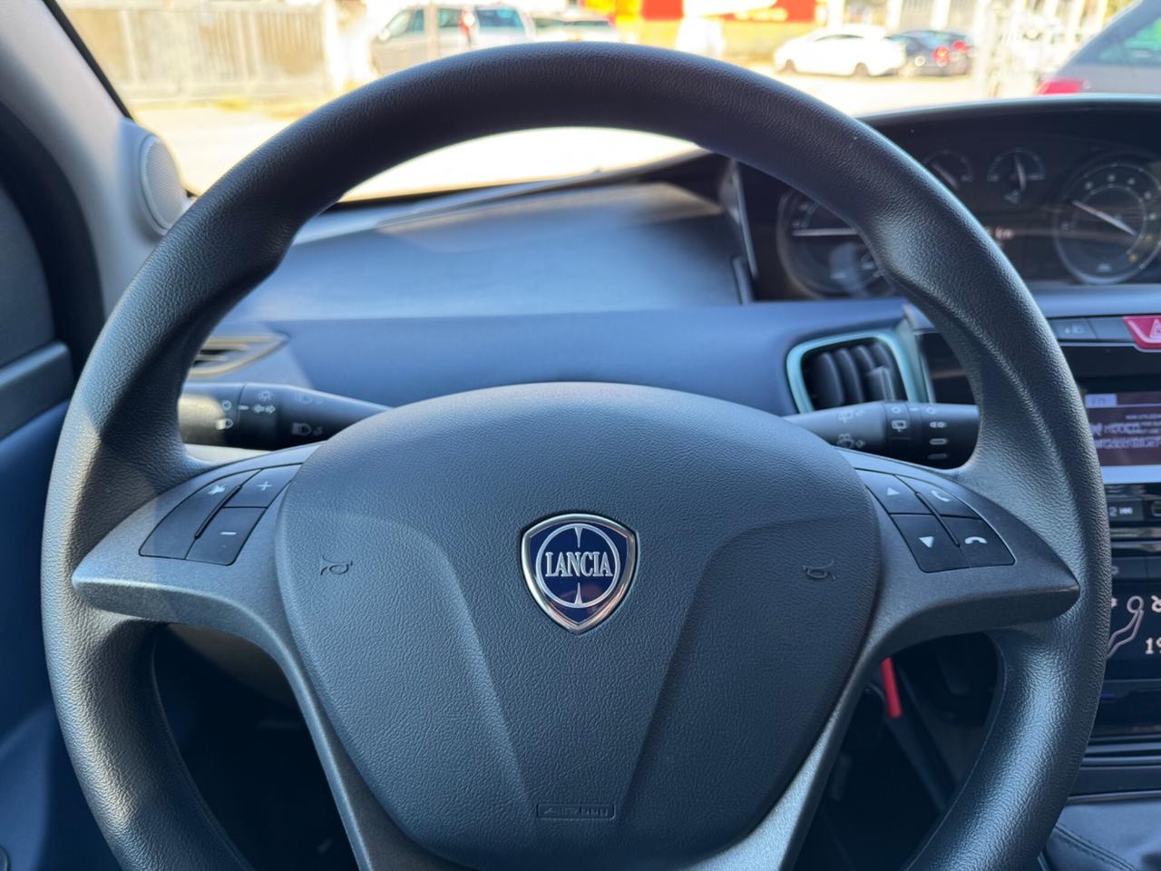 Lancia Ypsilon 1.0 FireFly 5 porte S&S Hybrid